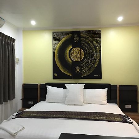 Galaxy Suites Паттайя Экстерьер фото
