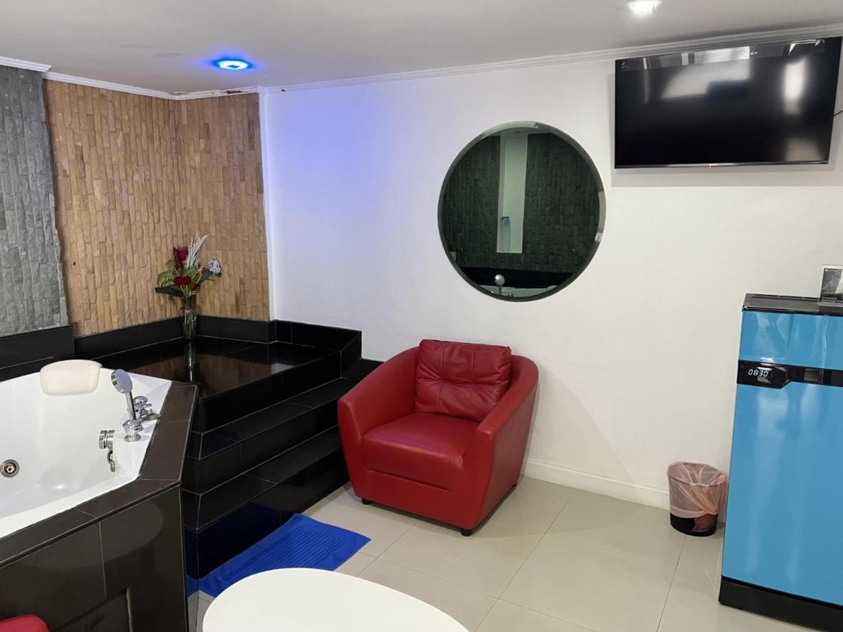 Galaxy Suites Паттайя Экстерьер фото