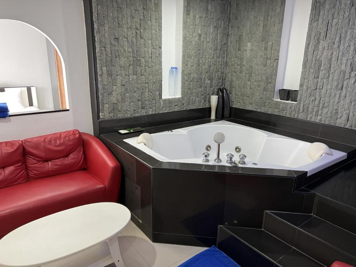 Galaxy Suites Паттайя Экстерьер фото