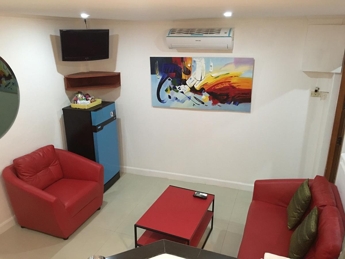 Galaxy Suites Паттайя Экстерьер фото