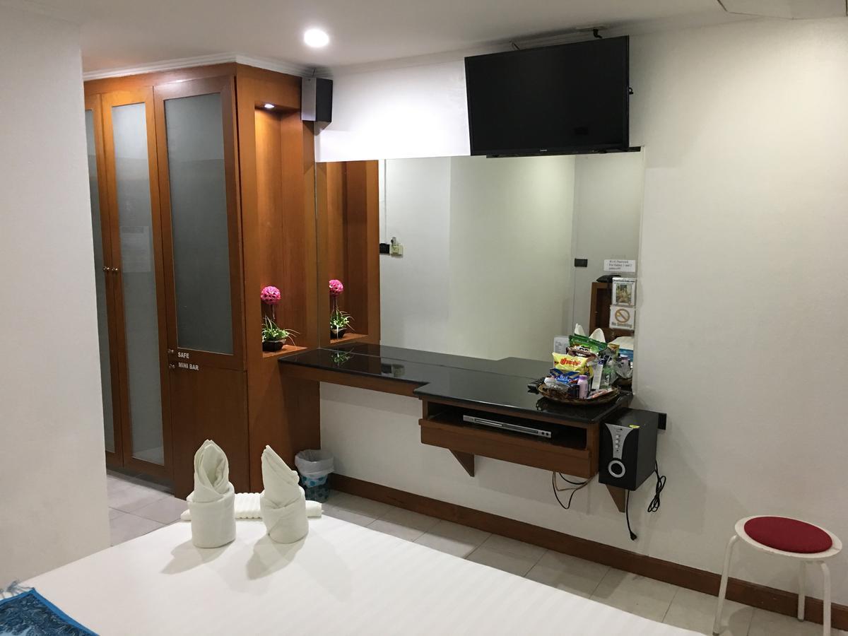 Galaxy Suites Паттайя Экстерьер фото